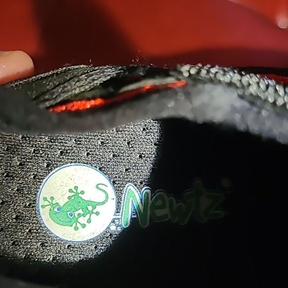 Newtz child's watershoe red and black - Picture 7 of 10